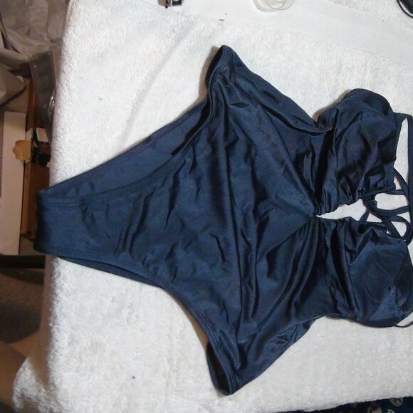 Shade & Shore Gray Extra Cheeky High Leg V-Wire Plunge Women's Swimsuit L XL 18 - Picture 3 of 16